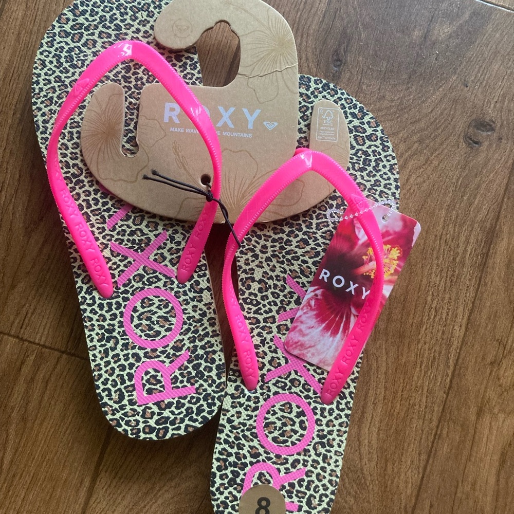 Roxy Animal Print Sandals with Bright Pink Straps NWT